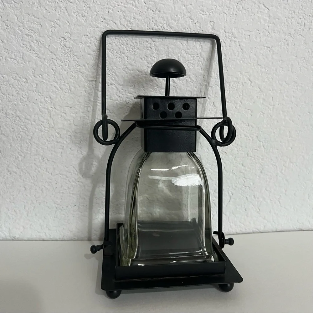Frontgate Vintage Windproof Candle Holder Lantern Indoors & Outdoors Black